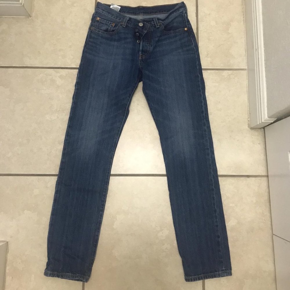 Levi's 501 Medium dark wash 26x30 - Picture 4 of 6